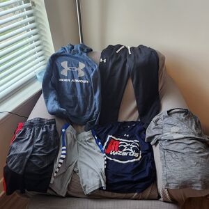 Under Armour Youth Boys Medium Set/Lot 1 Hoodie,1 pant,2 shorts, & 2 shortsleeve
